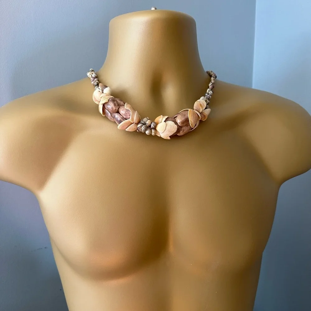 Intricate Australian Shell Lei